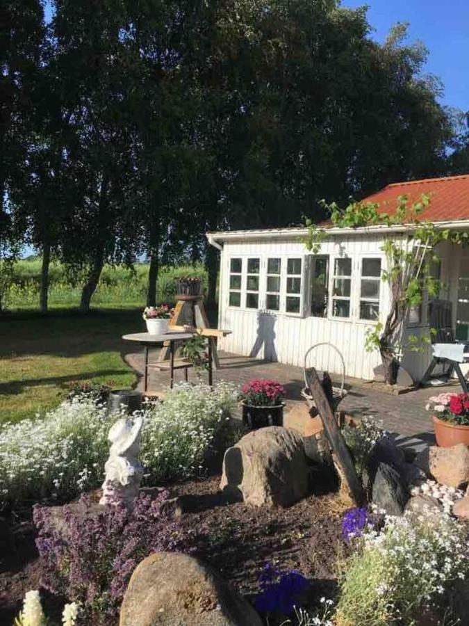Stunning Romantik Cabin Close To Baltic Sea Villa Idestrup Exterior photo