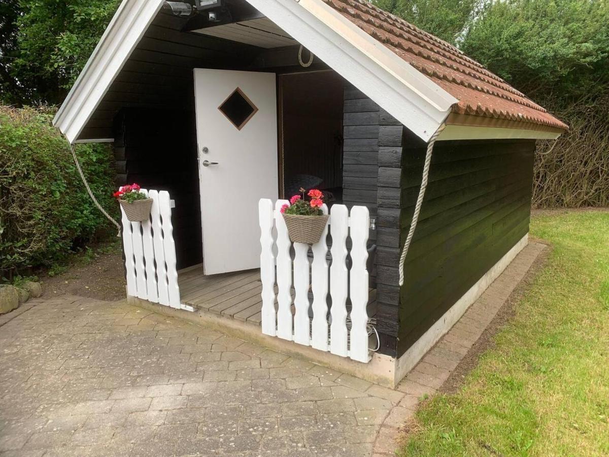 Stunning Romantik Cabin Close To Baltic Sea Villa Idestrup Exterior photo